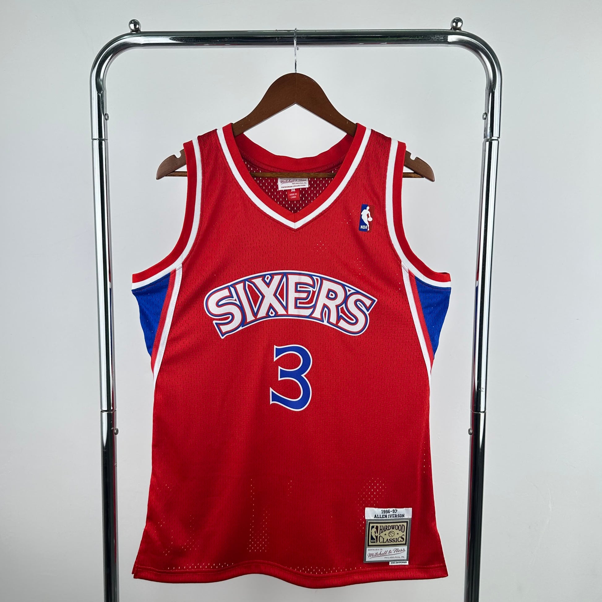 MN Retro Hot Press Shirt SW: 76ers 96/97 Season Rookie Red 3 # Iverson