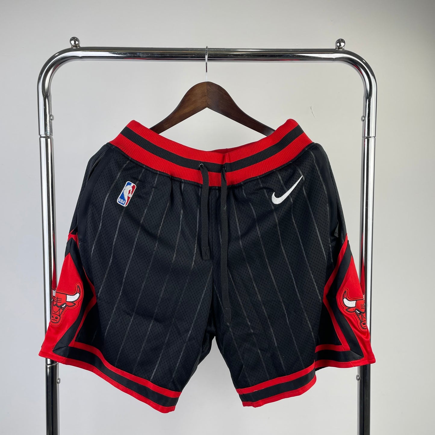 Bulls shorts（Player Version）5 dollars more expensive than regular ones