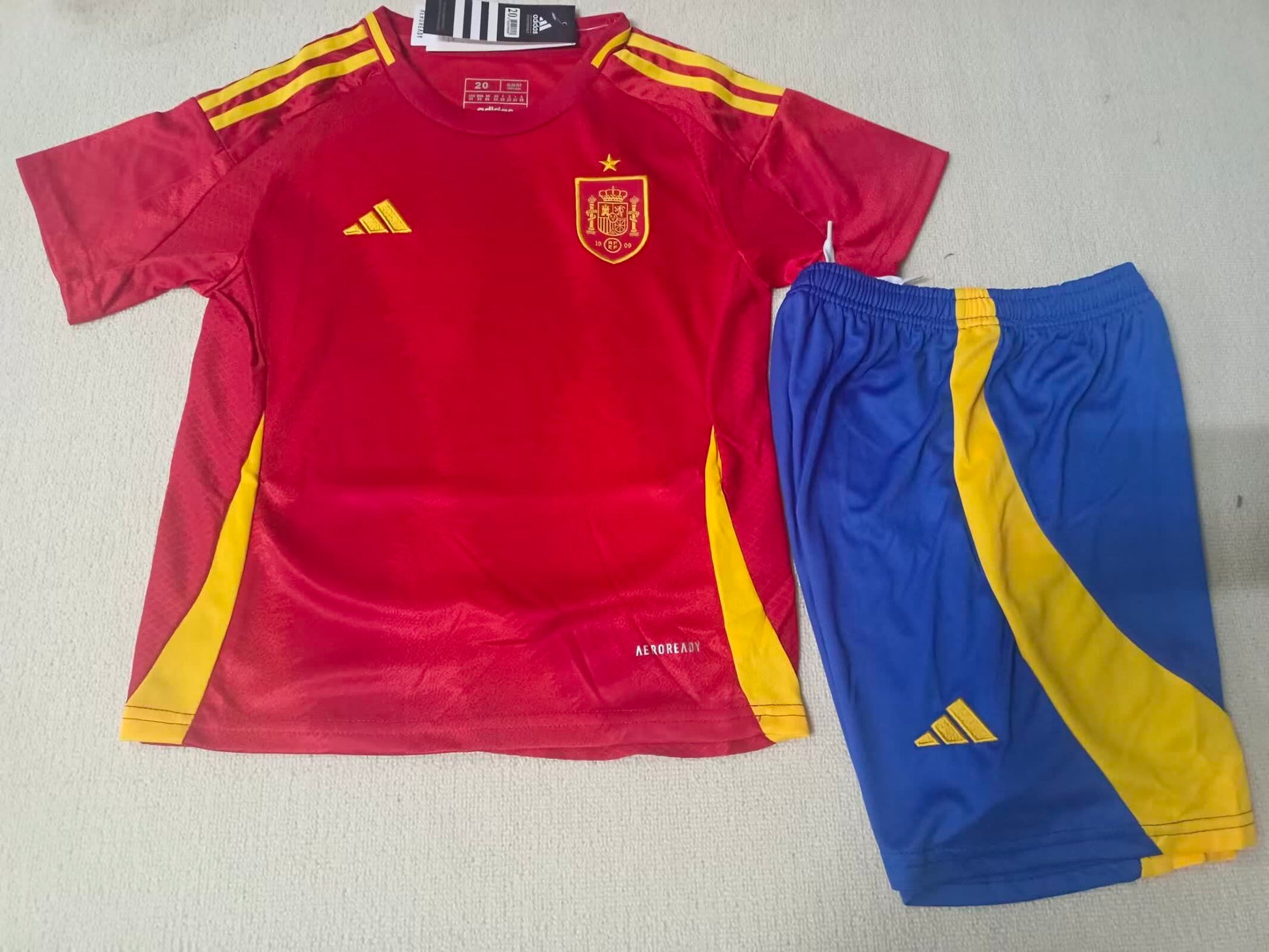 24/25 Kids Spain Home Size: 16-28