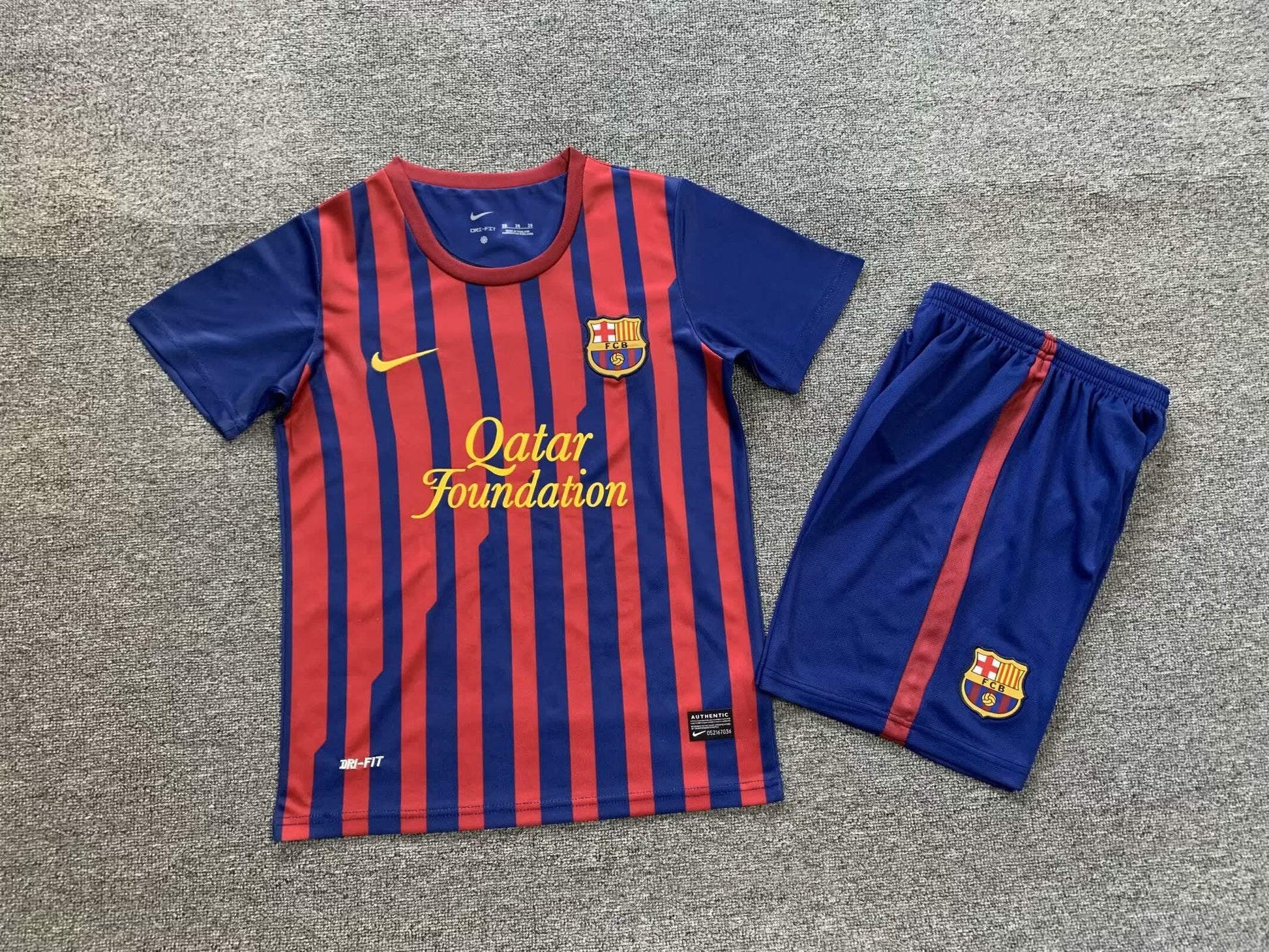 Kids # 11/12 Retro Barcelona Home