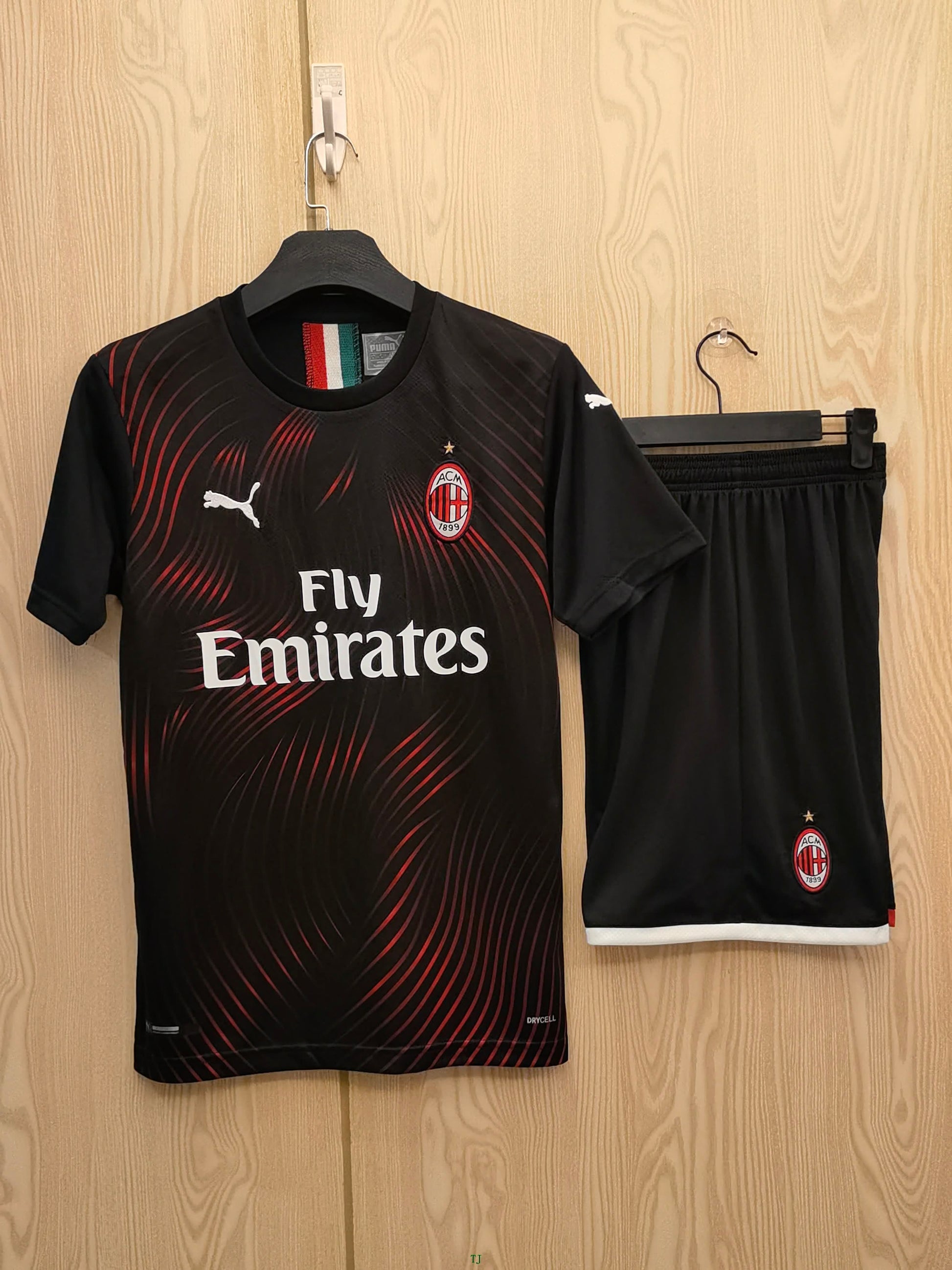 19/20 AC Milan Second Away
