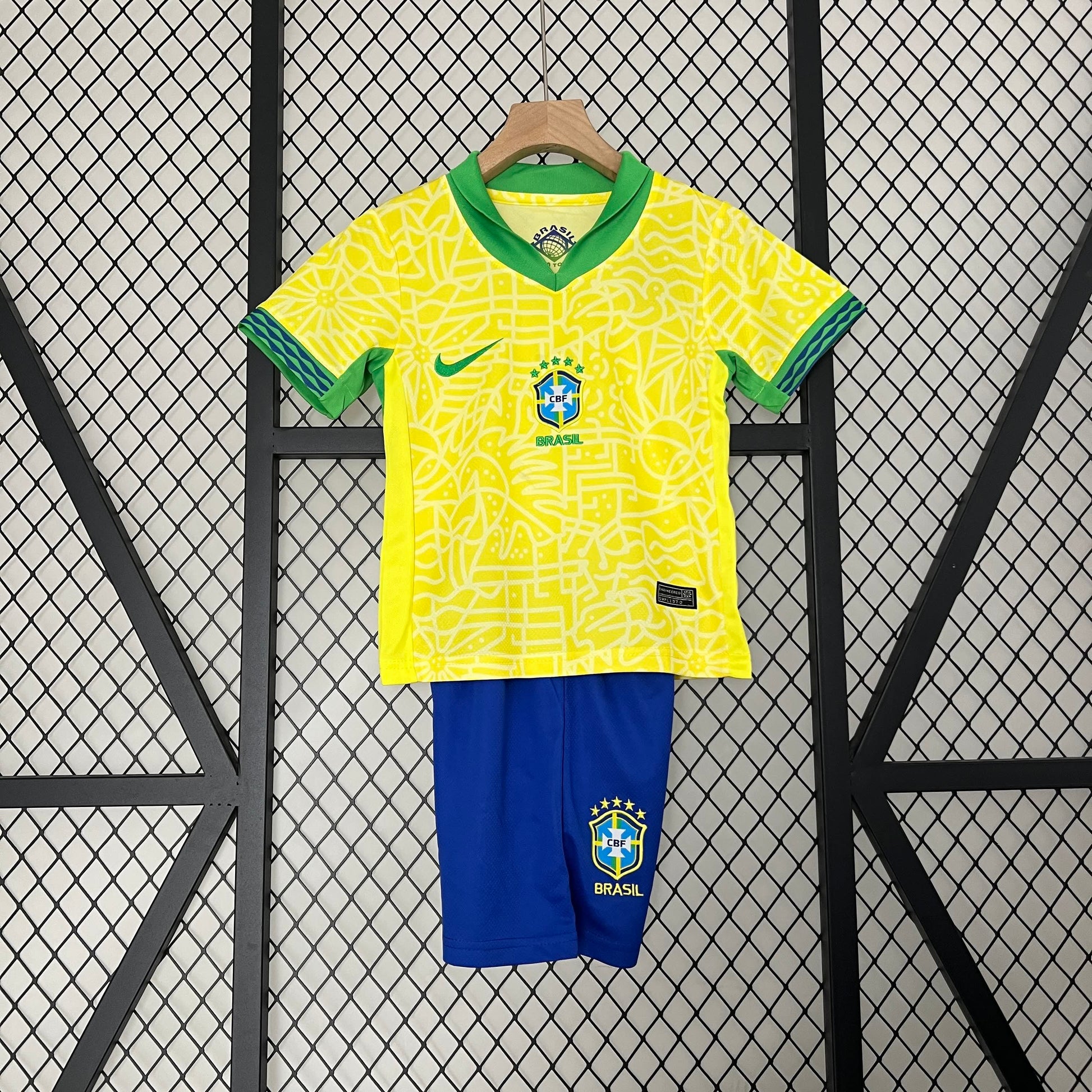 24/25 Kids Brazil Home Size: 16-28