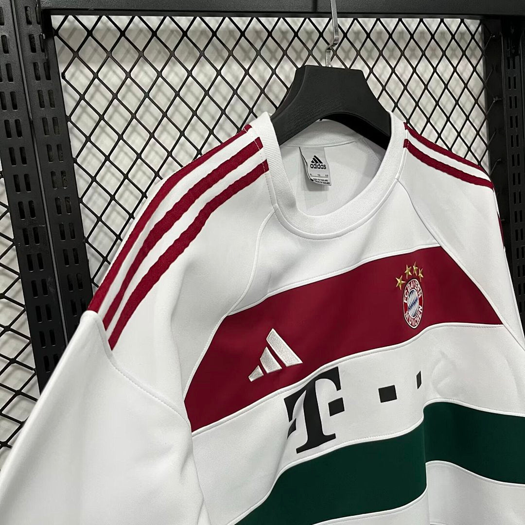/26 Bayern white hoodie M-3XL4