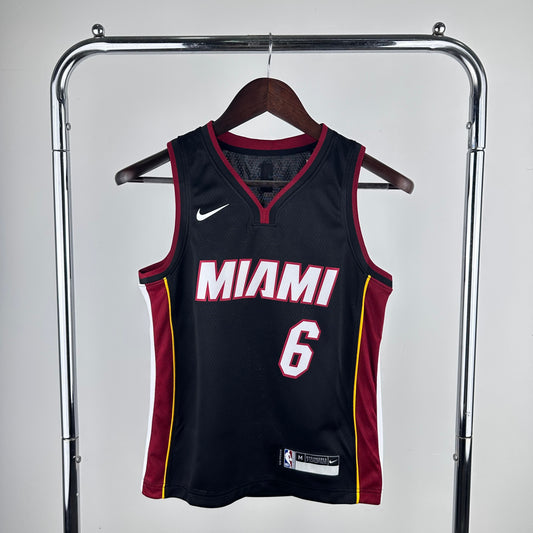 NBA Kids: Heat V-neck Black Size 6 James