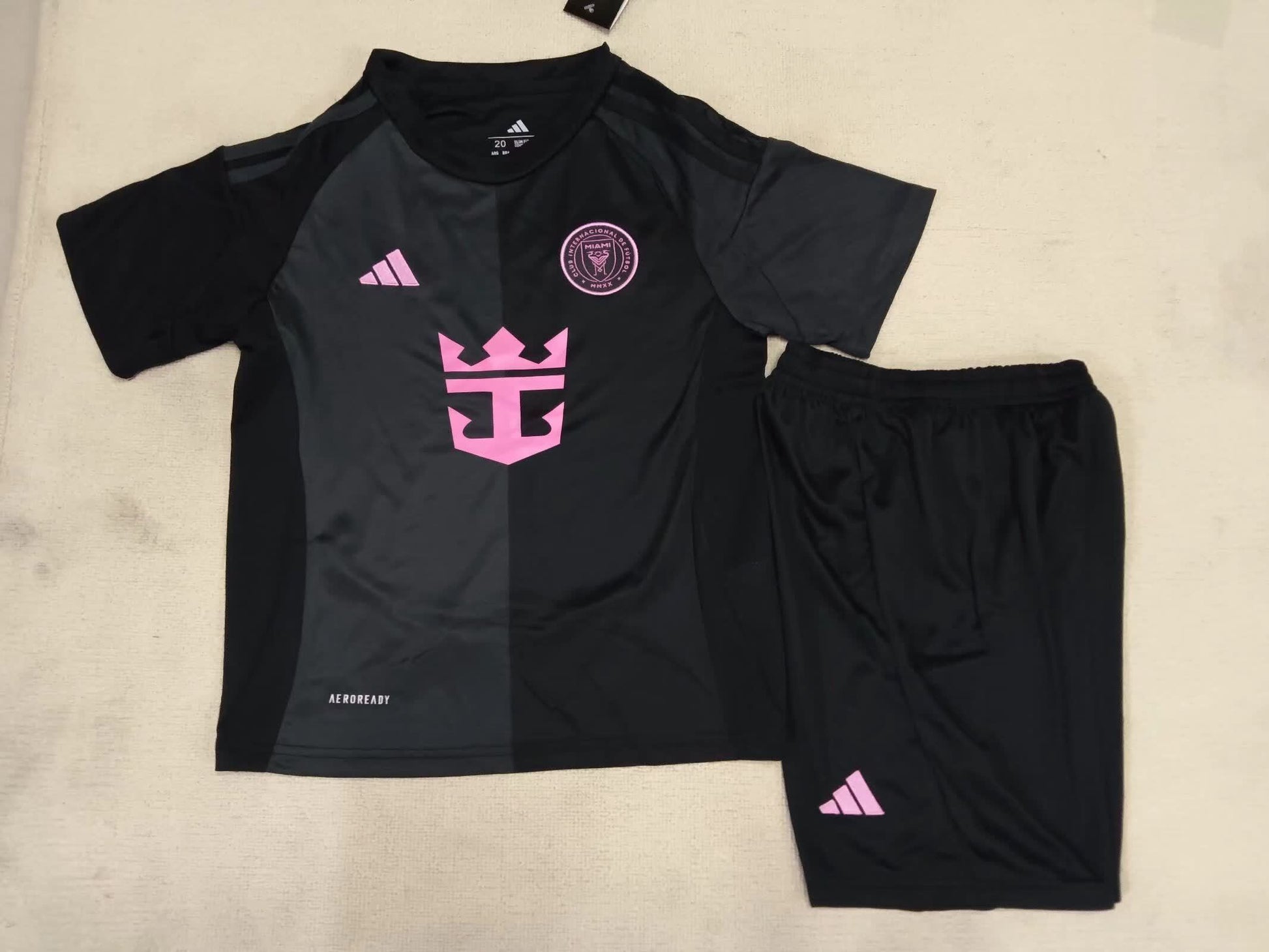 25/26 Kids Miami away Size: 16-28