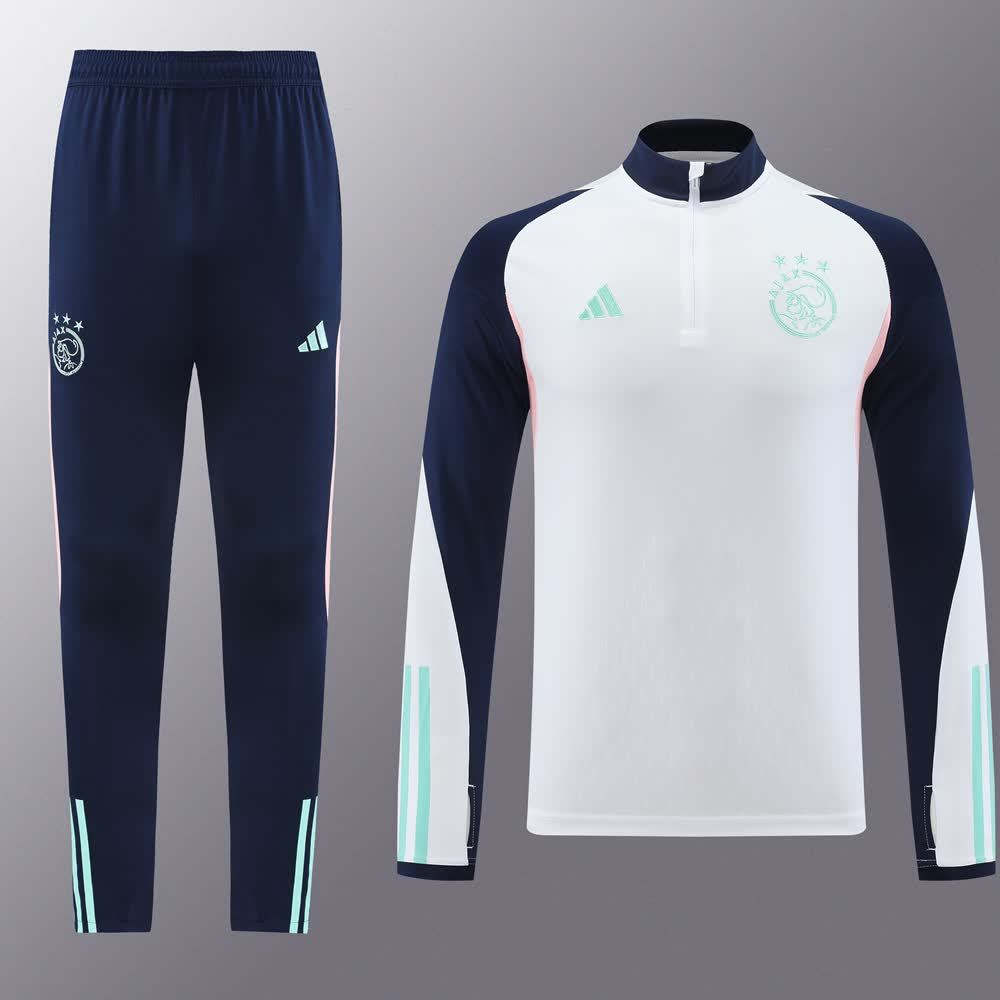 23 Ajax 01 White Half Pull