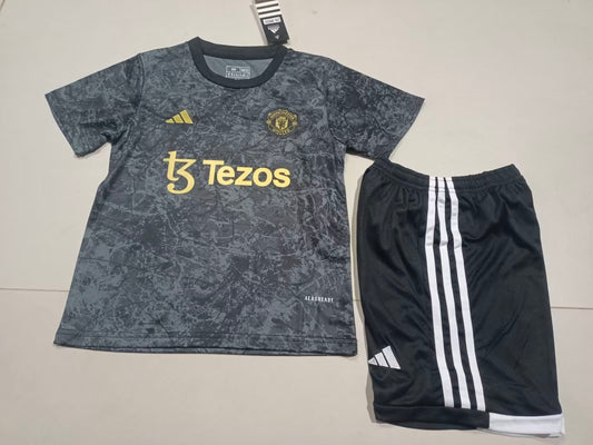 24/25 kids Manchester United training uniform size: 16-28