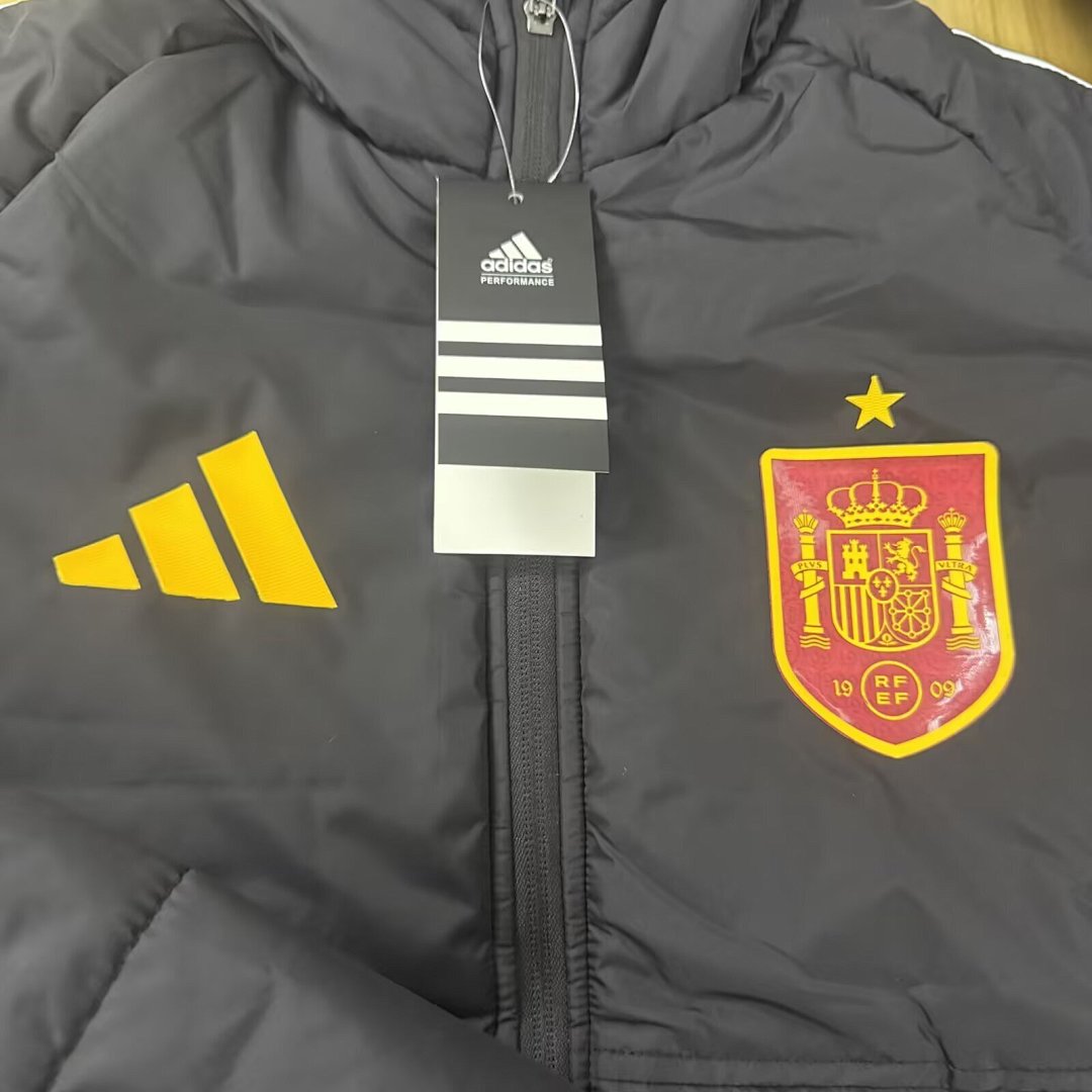 Adidas cotton-padded jacket18