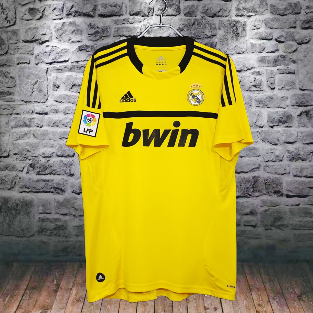 Goalkeeper: 2011/12 Season Real Madrid Yellow