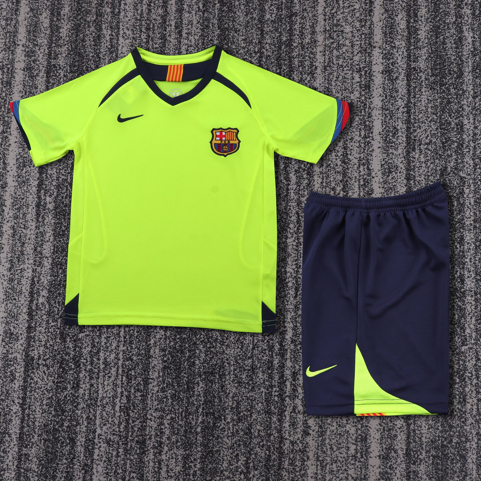Retro Kids 2005/06 Barcelona away Size 16-28