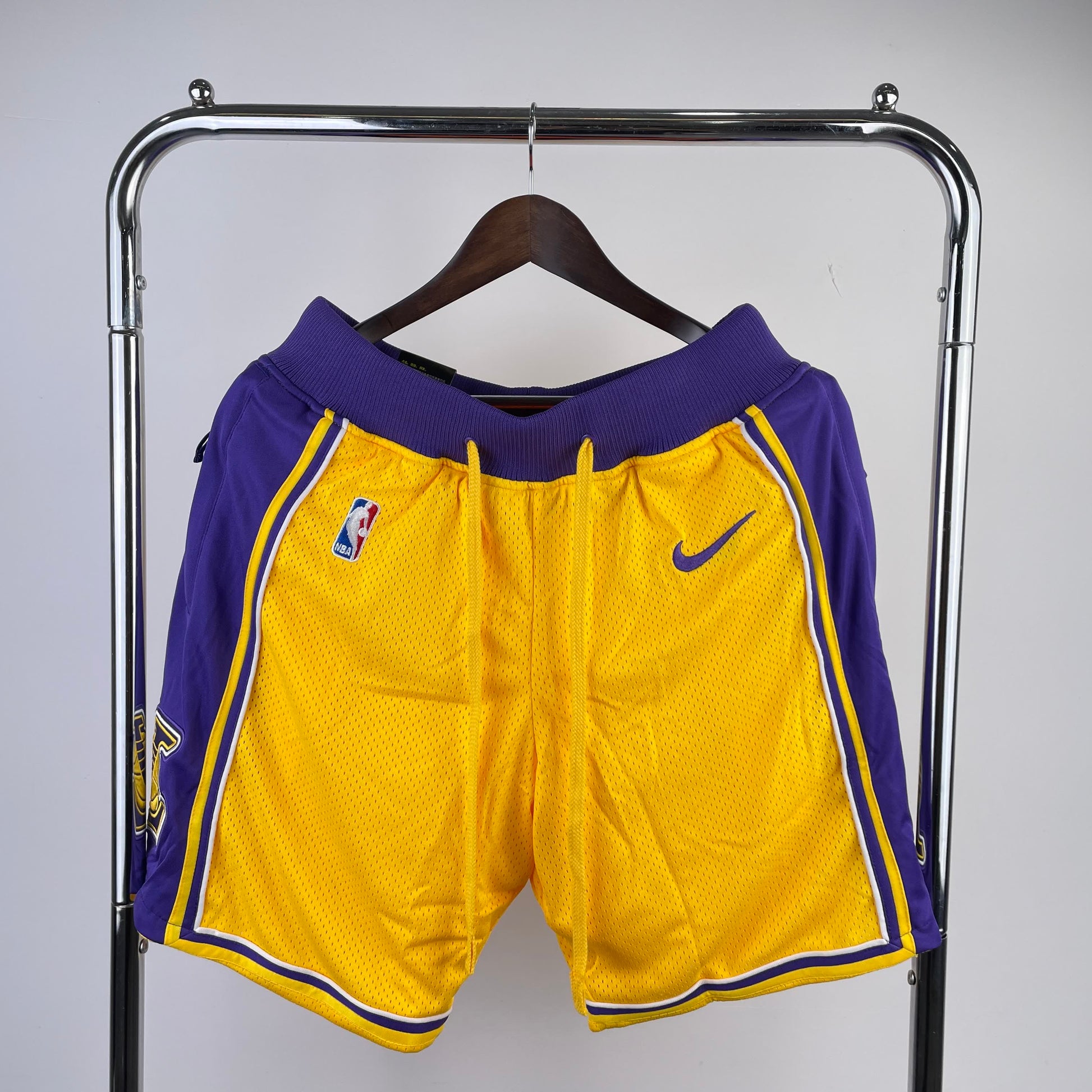 Lakers Shorts（Player Version）5 dollars more expensive than regular ones