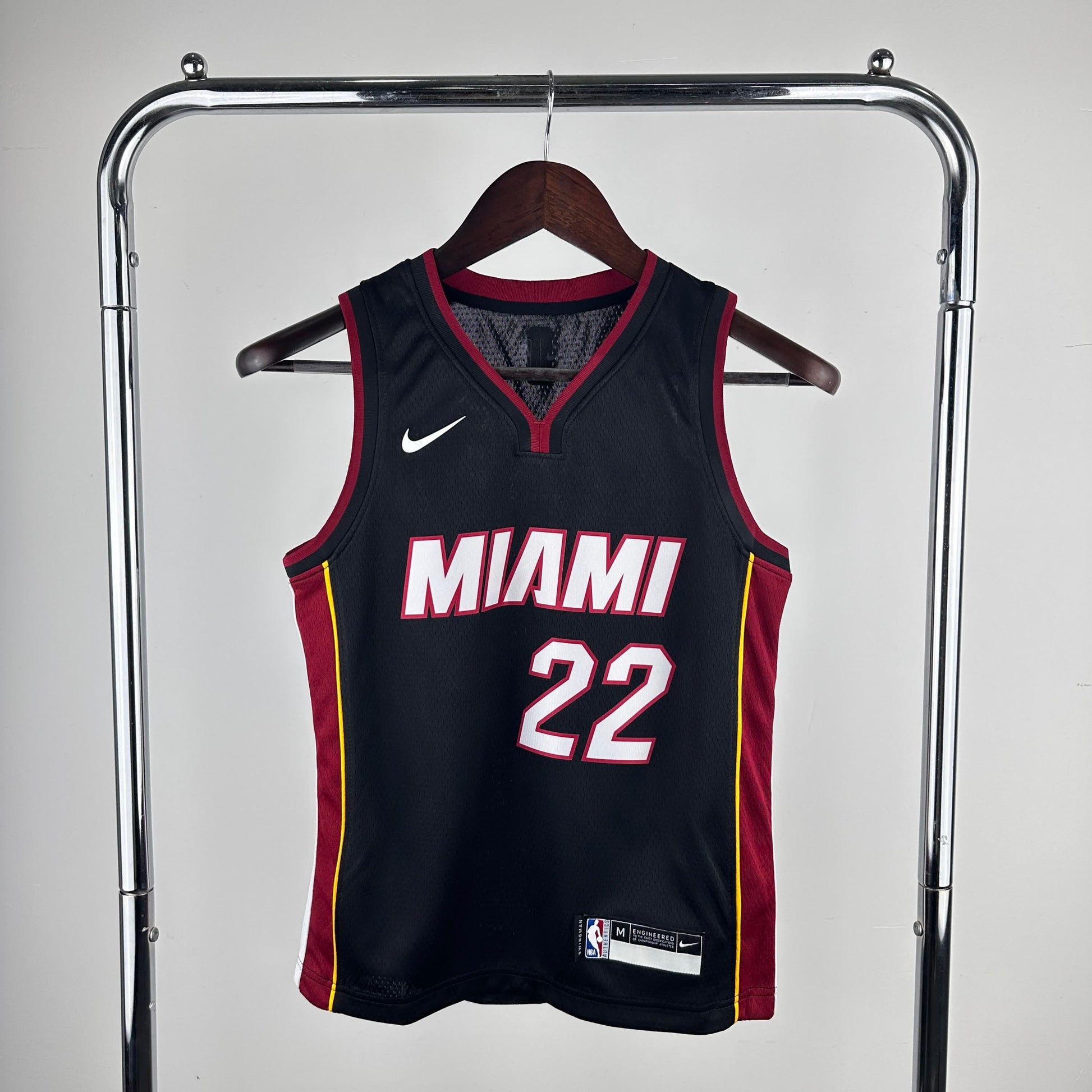 NBA Kids Heat V-neck Black 22 Butler