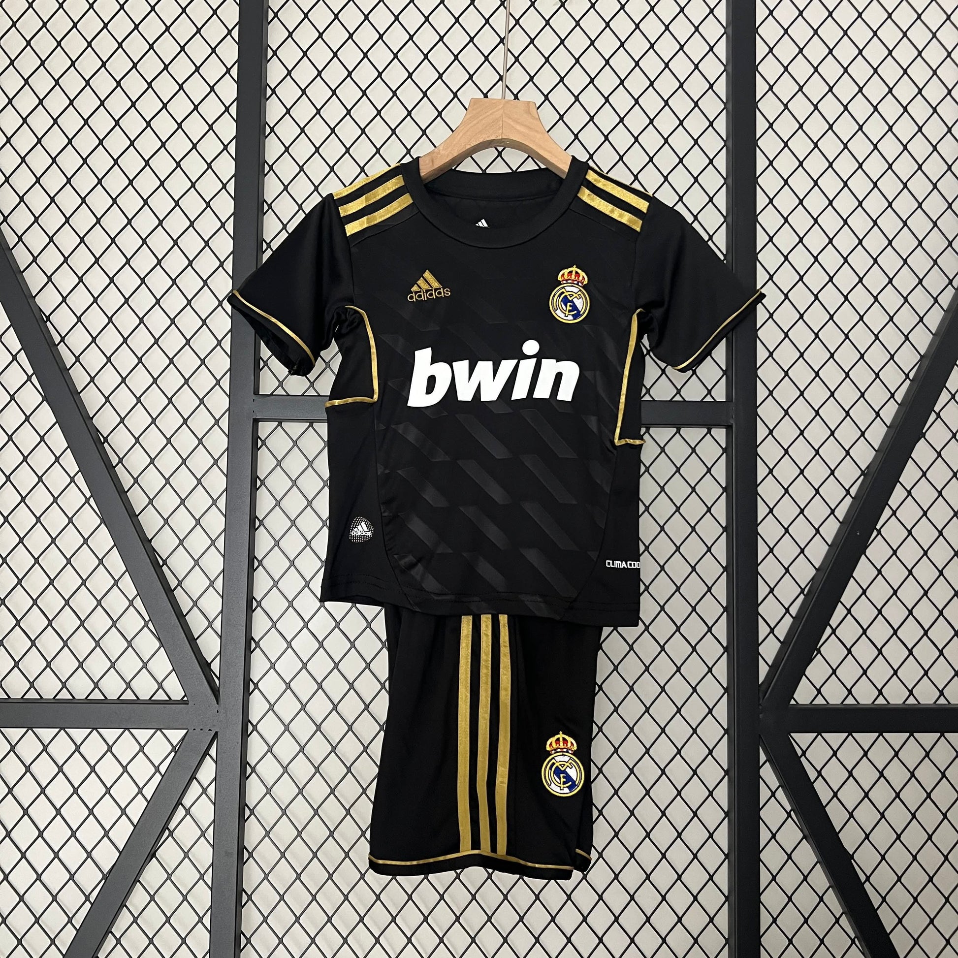 Kids # 11/12 Retro Real Madrid away