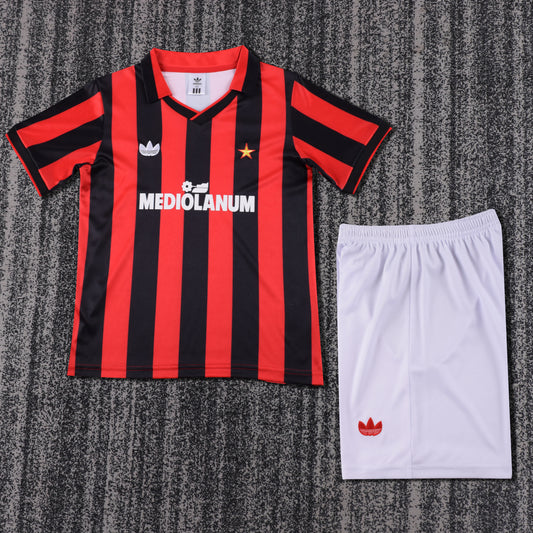 Retro Kids 90/91 AC Milan home size: 16-28