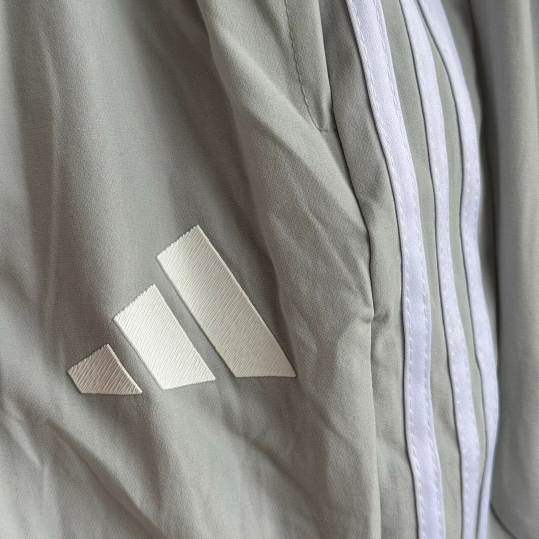 /26 Bayern Grey Windbreaker Set S-XXL3