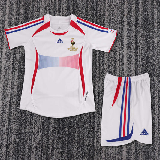 Retro Kids 2006 France away Size: 16-28