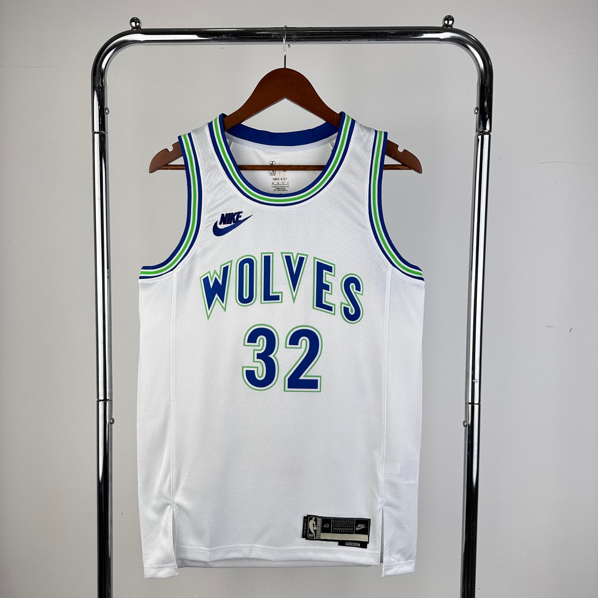 24 Season Timberwolves Retro 32 # TOWNS